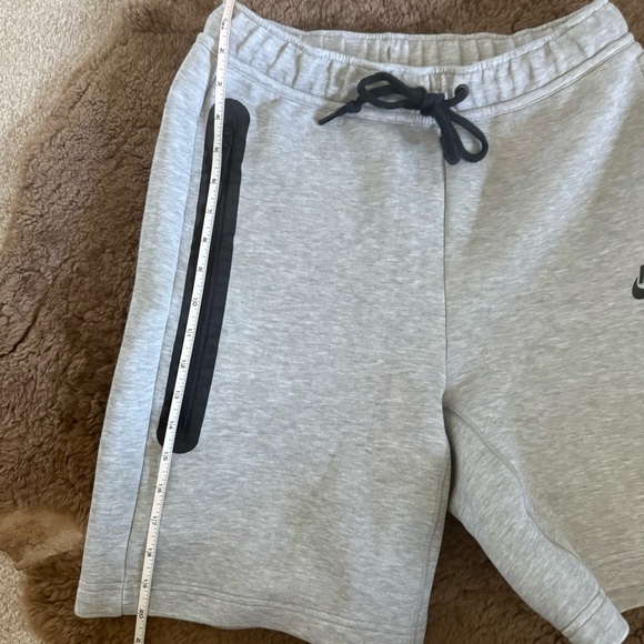 Nike Men's Light Gray Athletic Shorts - Picture 6 of 7